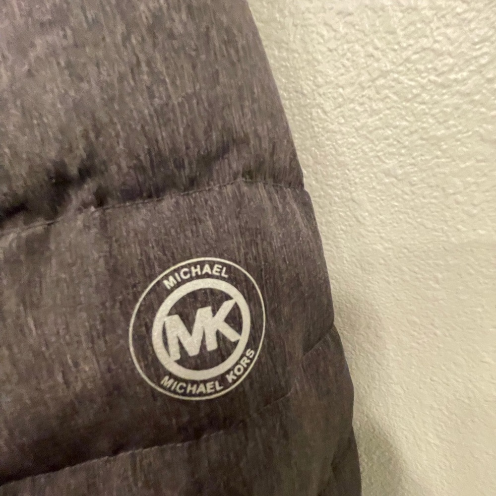 MICHAEL KORES PACKAGE WINTER COAT.